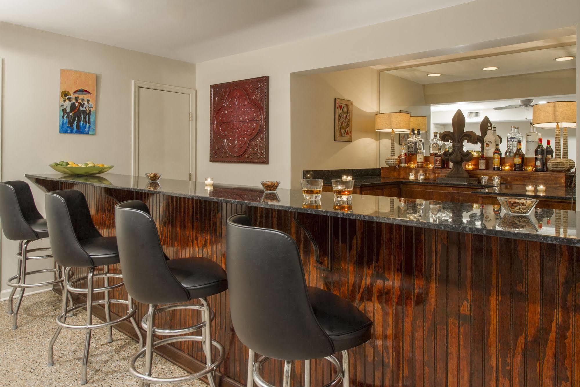 Crescent Palms Hotel 2*
